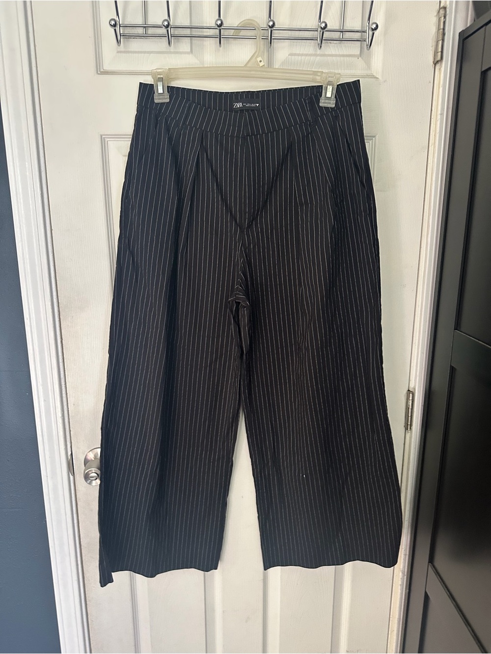 Zara Women’s Black Pinstripe Wide-Leg Trousers